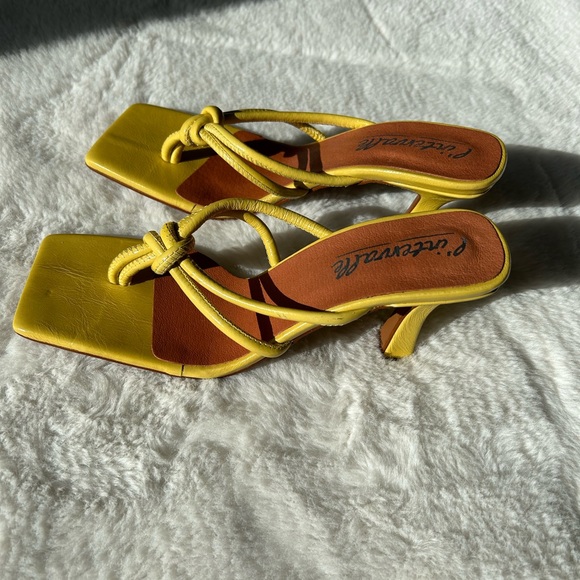 NEW IN BOX L'intervalle heeled sandals. Euro 39 - Picture 12 of 14